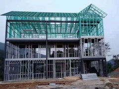 輕鋼別墅是活動(dòng)板房？對(duì)比之后就知道有多慘烈！