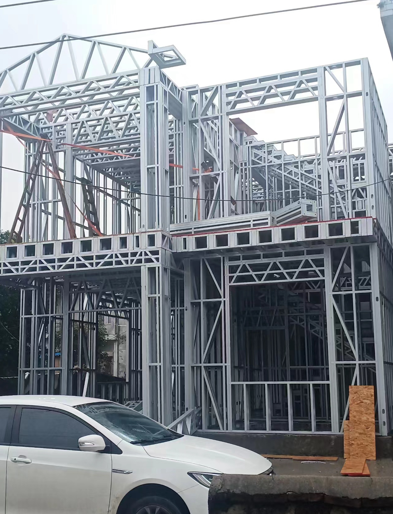 如果輕鋼龍骨生銹了是否影響安全？