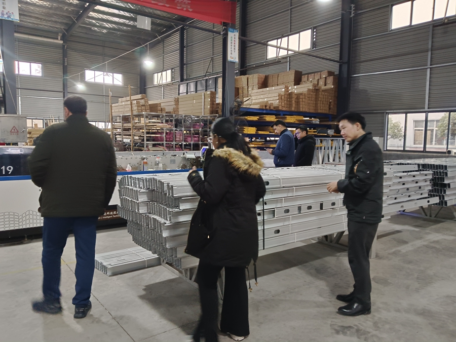 歡迎迪拜合作伙伴到睿婕輕鋼別墅工廠考察,此刻我們將進入中東市場！(圖2)