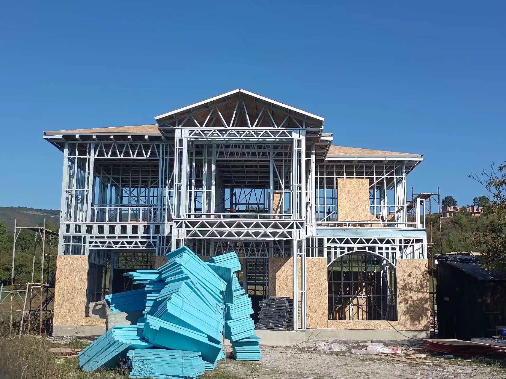 搭建中的輕鋼別墅 搭建中的輕鋼別墅